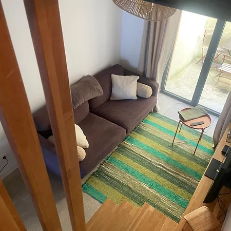 Petite Maison Au Centre De *