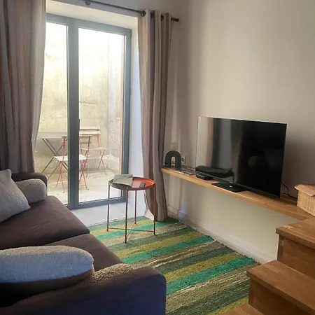 Petite Maison Au Centre De