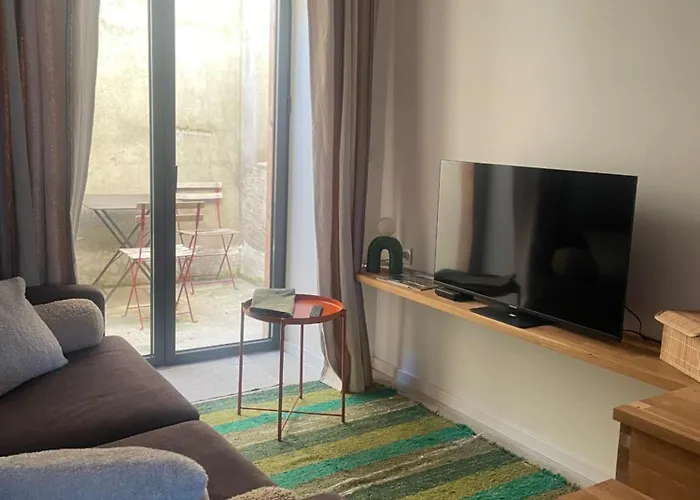 Petite Maison Au Centre De